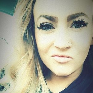 Meet your Posher, Shana